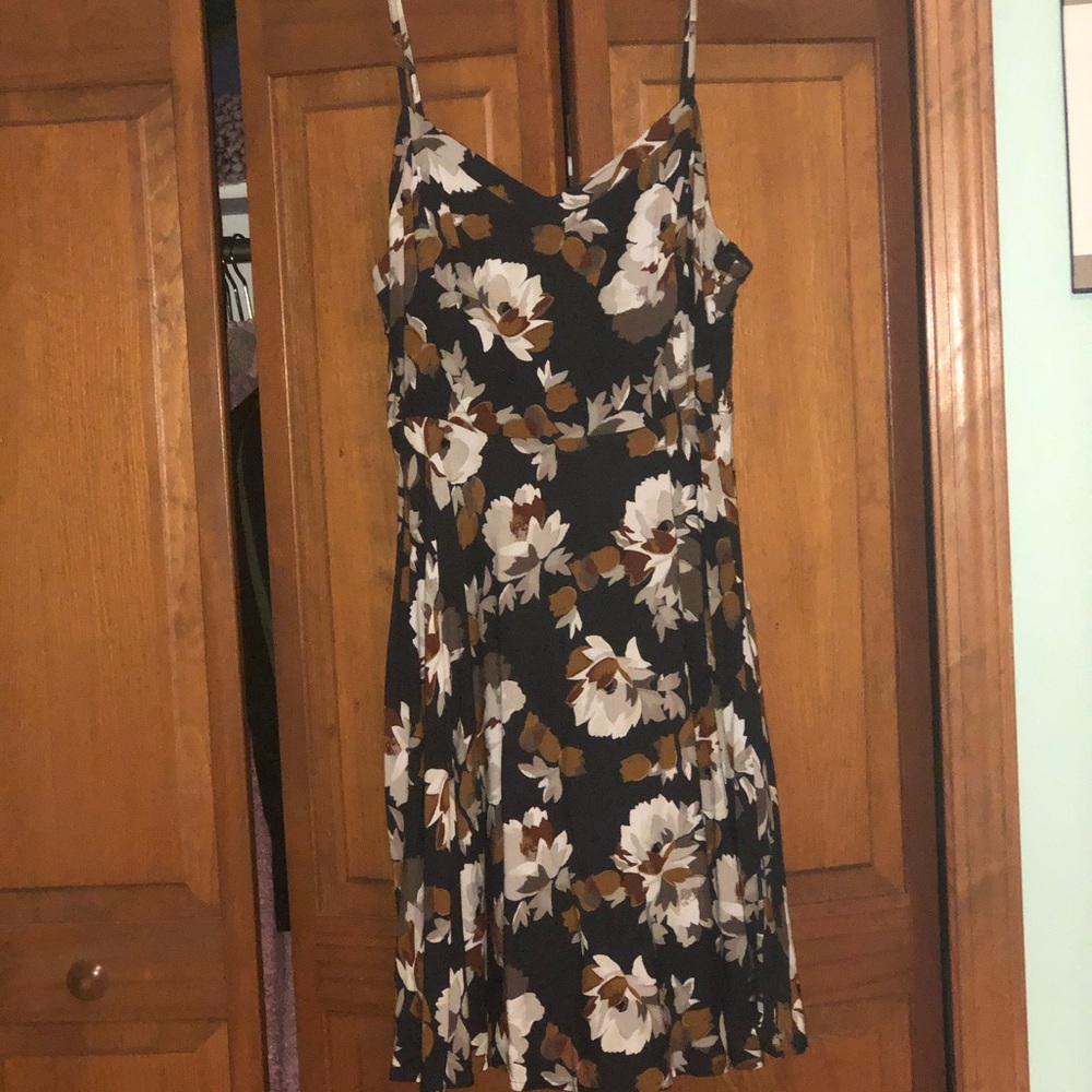 Beautiful floral sundress!